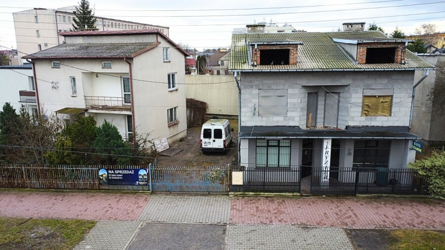 powiat wołomiński, Wołomin, Fieldorfa, Dwa domy w centrum Wołomina