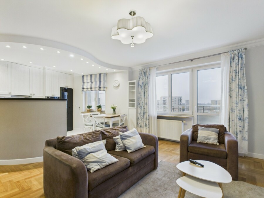 Warszawa, Ursynów Natolin, Aleja Komisji Edukacji Narodowej, Gotowe do wprowadzenia - Obok Metra - Bardzo Ciche