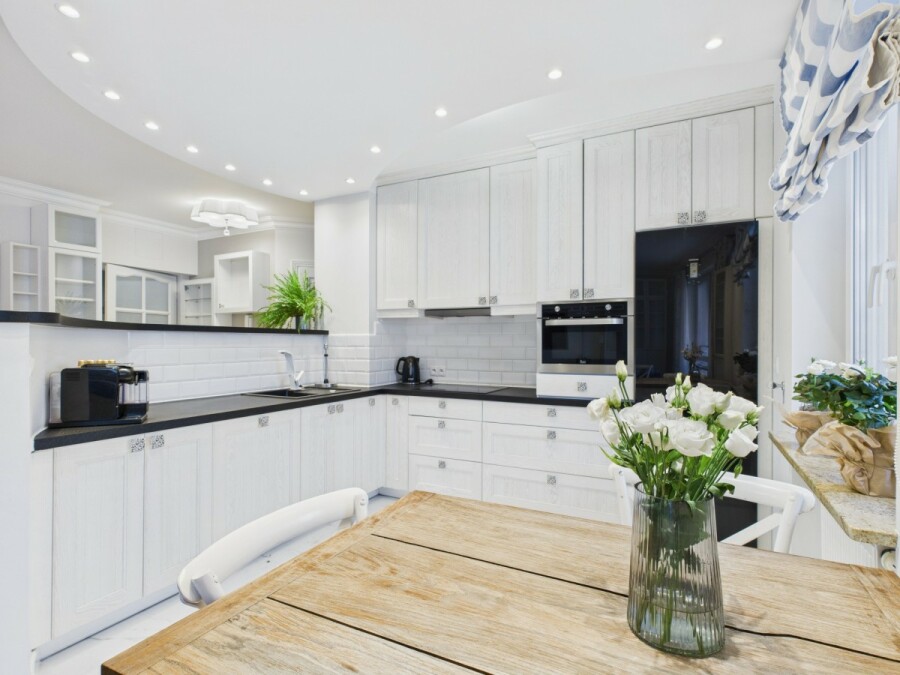 Warszawa, Ursynów Natolin, Aleja Komisji Edukacji Narodowej, Gotowe do wprowadzenia - Obok Metra - Bardzo Ciche