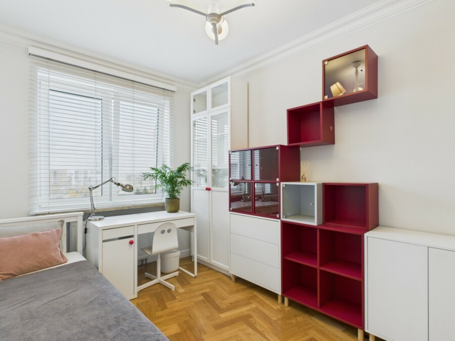 Warszawa, Ursynów Natolin, Aleja Komisji Edukacji Narodowej, Gotowe do wprowadzenia - Obok Metra - Bardzo Ciche