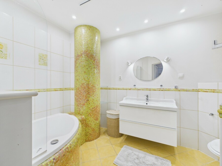 Warszawa, Ursynów Natolin, Aleja Komisji Edukacji Narodowej, Gotowe do wprowadzenia - Obok Metra - Bardzo Ciche