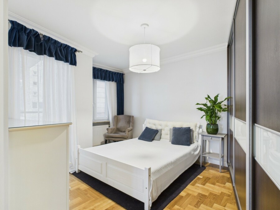 Warszawa, Ursynów Natolin, Aleja Komisji Edukacji Narodowej, Gotowe do wprowadzenia - Obok Metra - Bardzo Ciche