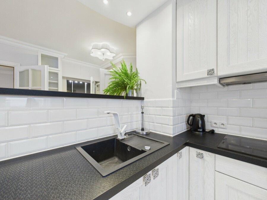 Warszawa, Ursynów Natolin, Aleja Komisji Edukacji Narodowej, Gotowe do wprowadzenia - Obok Metra - Bardzo Ciche