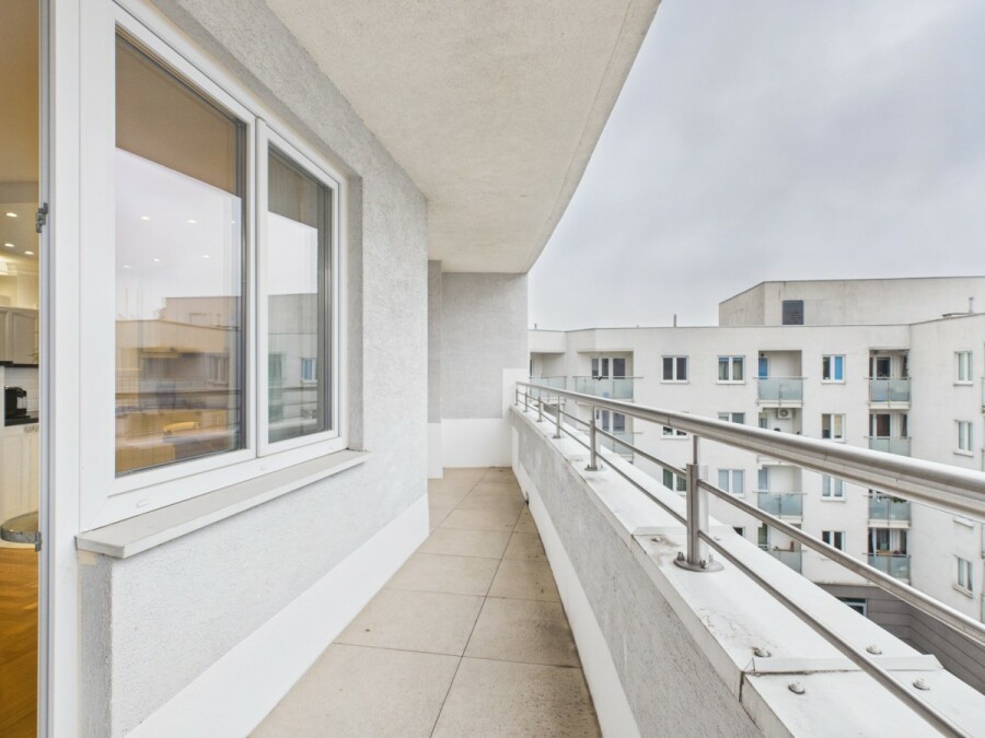 Warszawa, Ursynów Natolin, Aleja Komisji Edukacji Narodowej, Gotowe do wprowadzenia - Obok Metra - Bardzo Ciche