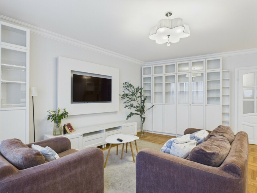 Warszawa, Ursynów Natolin, Aleja Komisji Edukacji Narodowej, Gotowe do wprowadzenia - Obok Metra - Bardzo Ciche