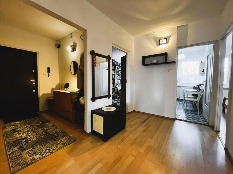 Warszawa, Ursynów, Polinezyjska, Duże 3 pokoje, widna kuchnia, do remontu, metro