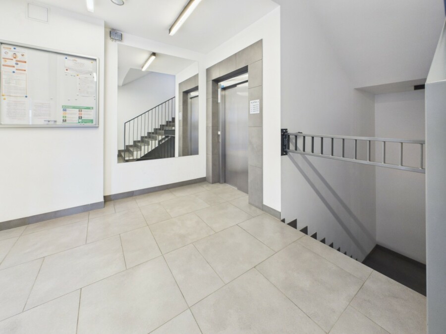 Warszawa, Praga-Południe, Łukiska, Przytulne, słoneczne 2 pokoje na Gocławiu – Inwest