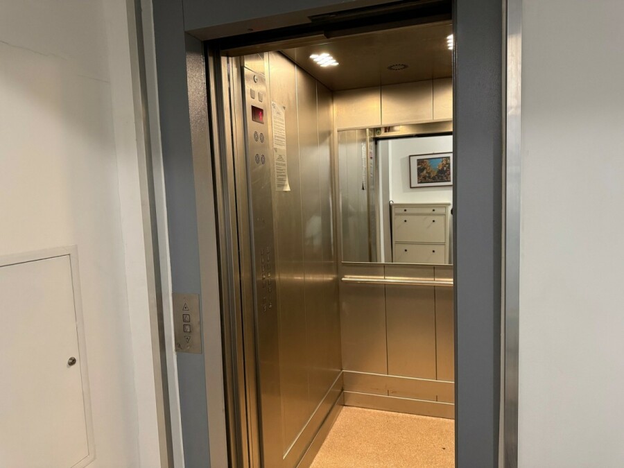 Warszawa, Mokotów, Domaniewska, po remoncie | 2 pokoje | dwustronne | metro |