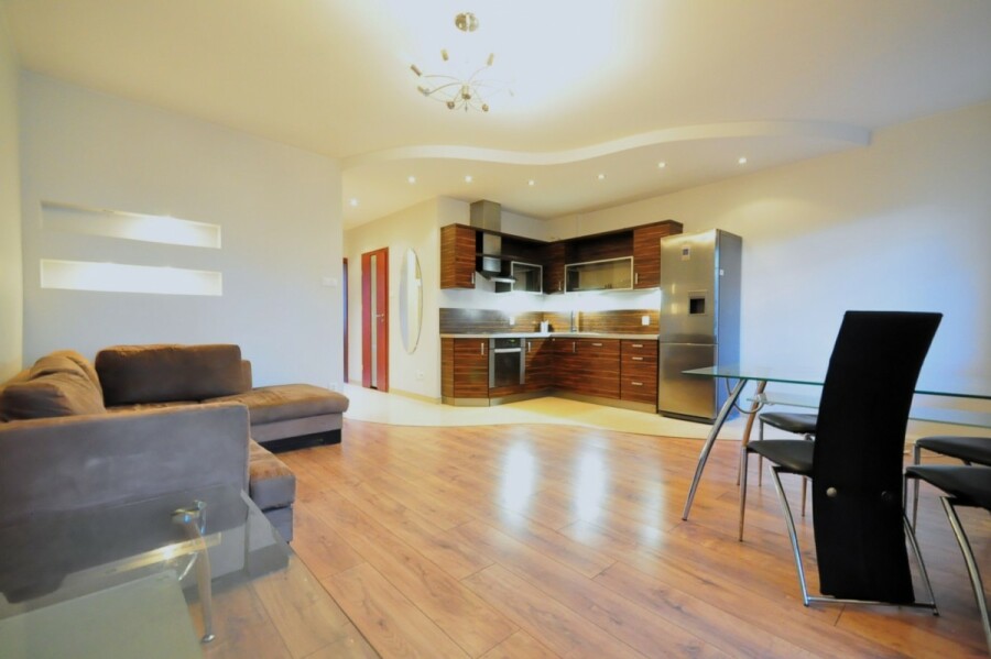 Warszawa, Targówek, Biruty, Ciche // Rondo Żaba