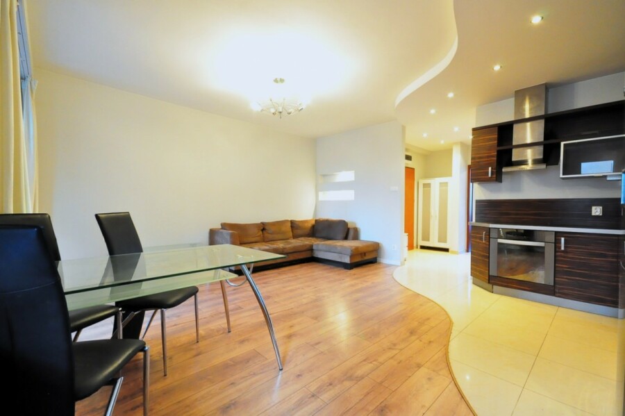 Warszawa, Targówek, Biruty, Ciche // Rondo Żaba