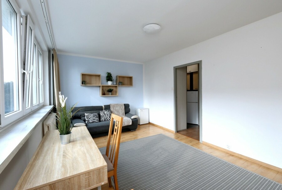 Warszawa, Bielany Wawrzyszew, Aleja Władysława Reymonta, Umeblowana kawalerka na Bielanach