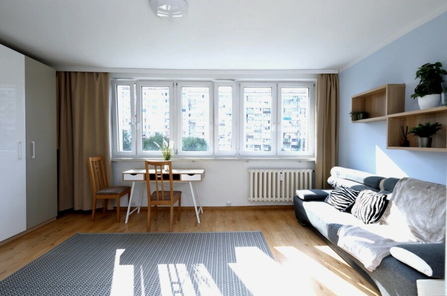 Warszawa, Bielany Wawrzyszew, Aleja Władysława Reymonta, Umeblowana kawalerka na Bielanach