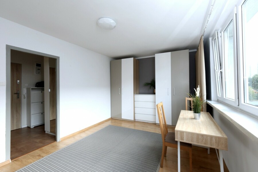 Warszawa, Bielany Wawrzyszew, Aleja Władysława Reymonta, Umeblowana kawalerka na Bielanach