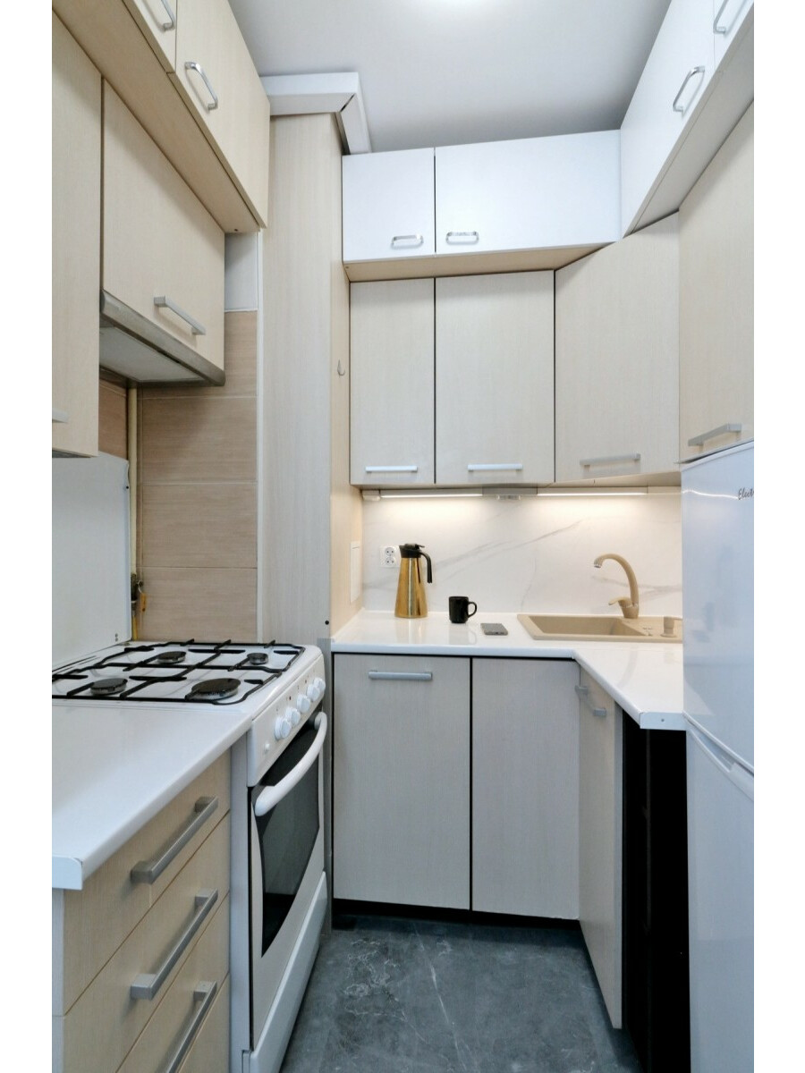 Warszawa, Bielany Wawrzyszew, Aleja Władysława Reymonta, Umeblowana kawalerka na Bielanach