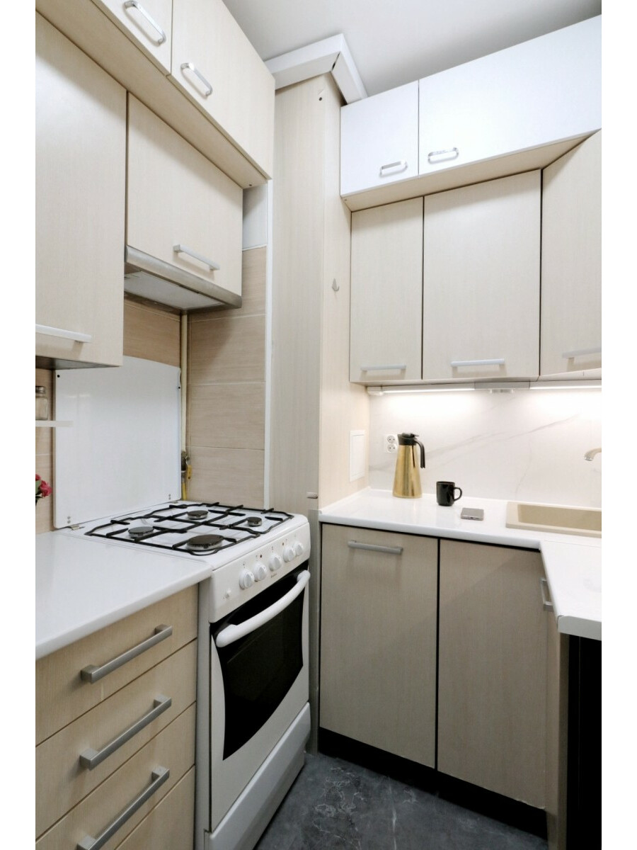 Warszawa, Bielany Wawrzyszew, Aleja Władysława Reymonta, Umeblowana kawalerka na Bielanach