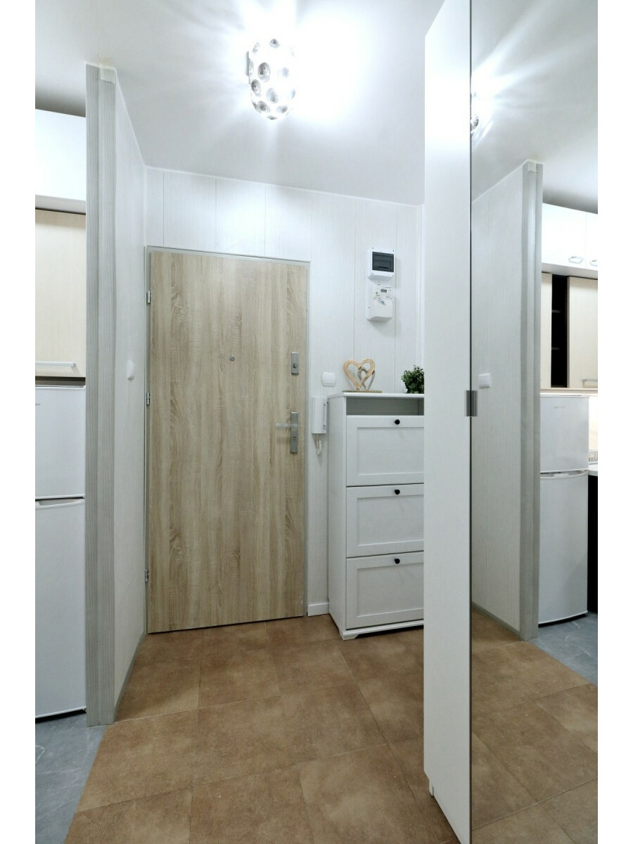 Warszawa, Bielany Wawrzyszew, Aleja Władysława Reymonta, Umeblowana kawalerka na Bielanach