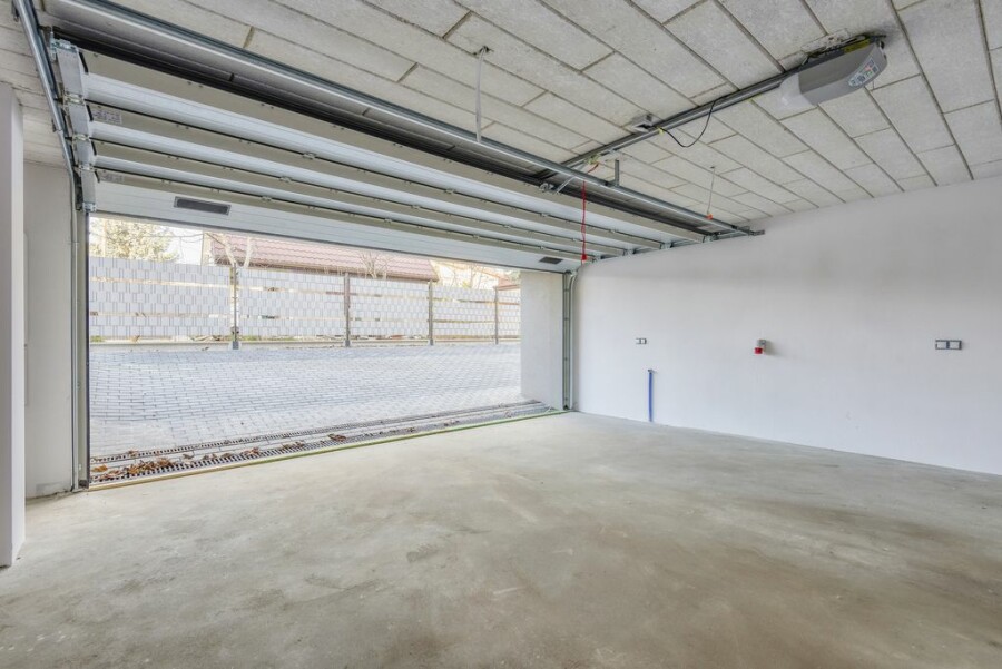 Warszawa, Bielany, Prozy, Cisza i zieleń przy metrze – rodzinny segment