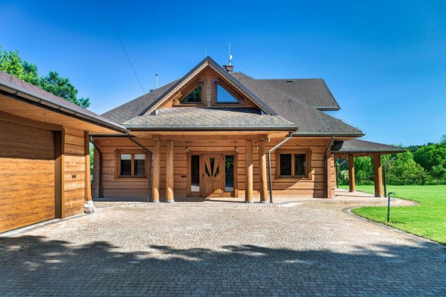 powiat wołomiński, Borki, Dom z bala, w zgodzie z naturą