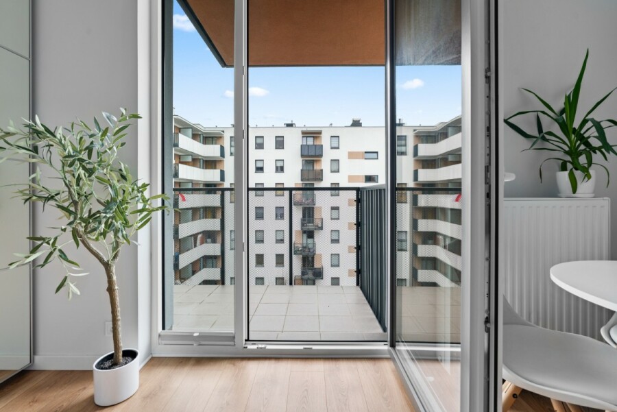 Warszawa, Wola, Fort Wola, 3 pokoje z oddzielną kuchnią | Balkon I Garaż