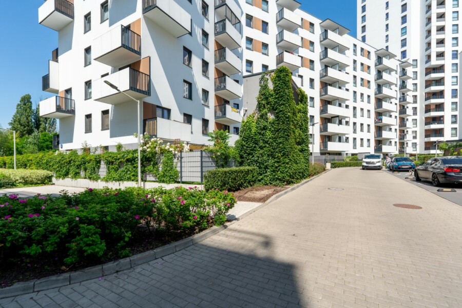 Warszawa, Wola, Fort Wola, 3 pokoje z oddzielną kuchnią | Balkon I Garaż