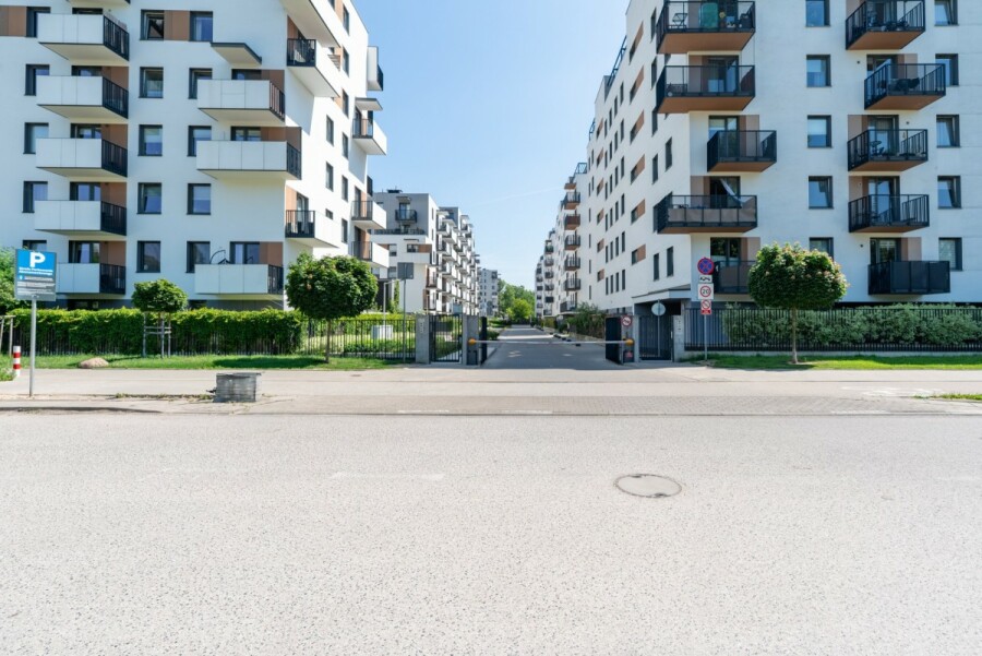 Warszawa, Wola, Fort Wola, 3 pokoje z oddzielną kuchnią | Balkon I Garaż