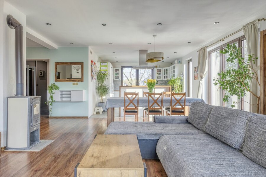 powiat warszawski zachodni, Łomianki, Przestronny dom z funkcjonalnym układem