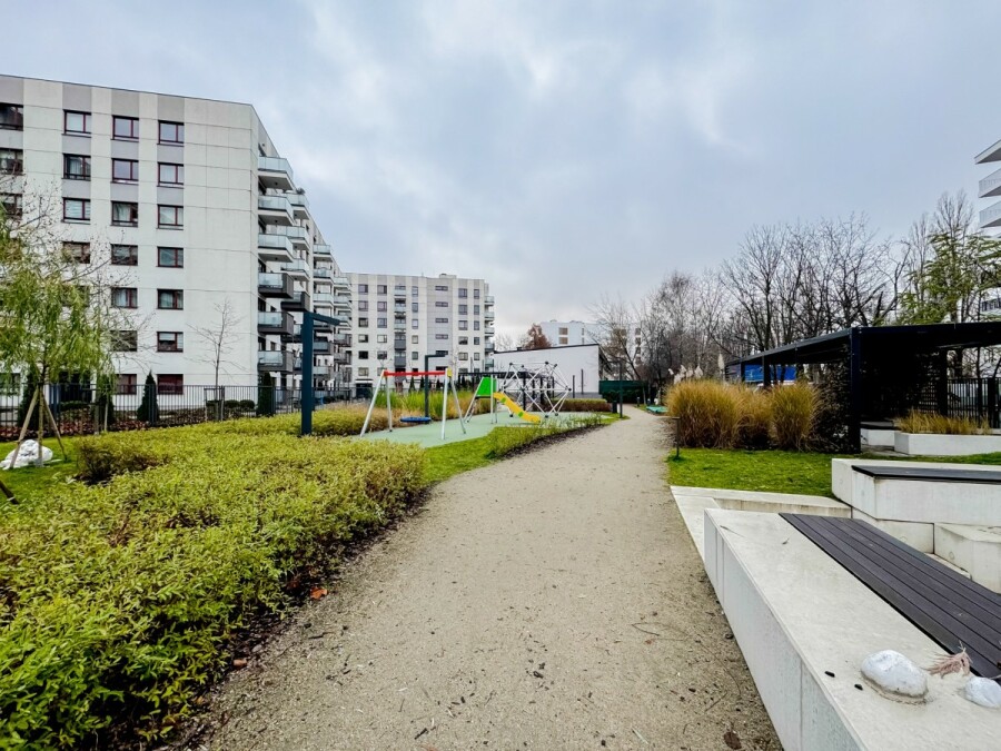Warszawa, Ursynów Wyczółki, Kłobucka, Kawalerka z loggią i widokiem na tor Służewiec