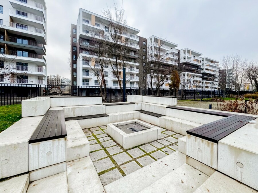Warszawa, Ursynów Wyczółki, Kłobucka, Kawalerka z loggią i widokiem na tor Służewiec