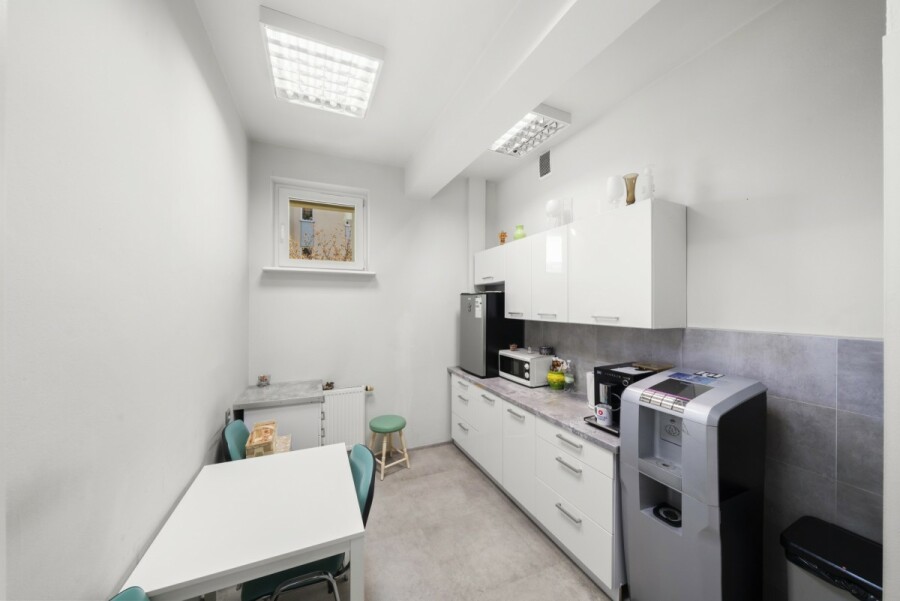 Warszawa, Ursynów, Wąwozowa, Klinika z blokiem operacyjnym | 334 m² | Kabaty