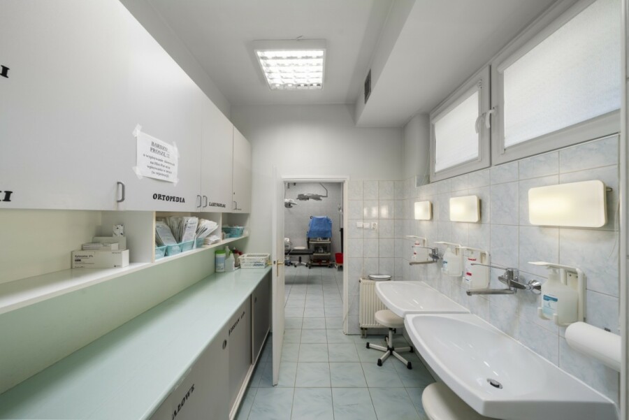 Warszawa, Ursynów, Wąwozowa, Klinika z blokiem operacyjnym | 334 m² | Kabaty