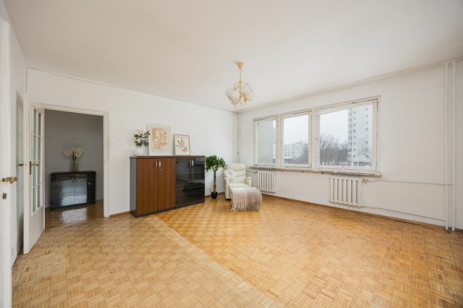 Warszawa, Praga-Południe, 4 pokoje 84,7 m² Gocław do remontu