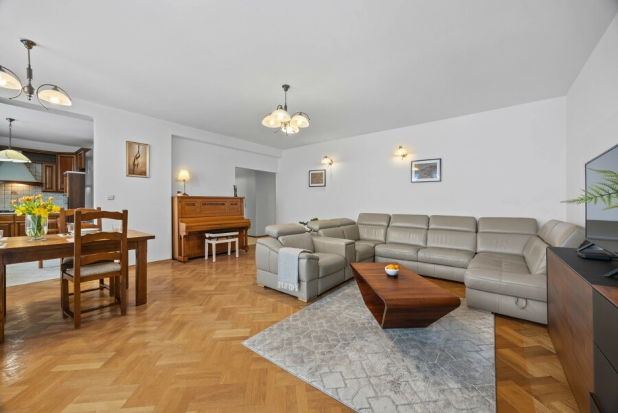 Warszawa, Ochota, Opaczewska, Przestrzeń domu, wygoda miasta! 125 m² przy parku.
