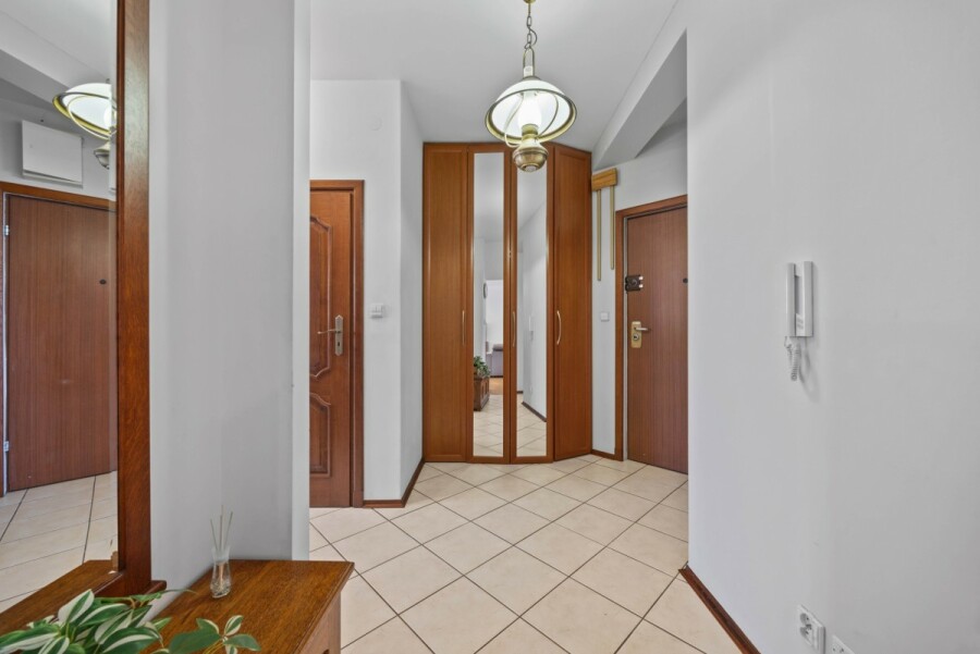 Warszawa, Ochota, Opaczewska, Przestrzeń domu, wygoda miasta! 125 m² przy parku.