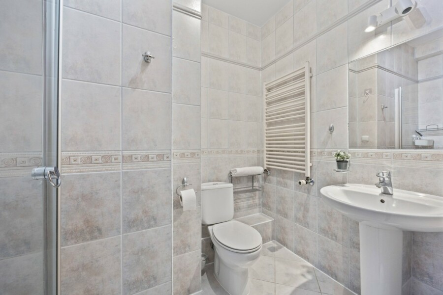 Warszawa, Ochota, Opaczewska, Przestrzeń domu, wygoda miasta! 125 m² przy parku.