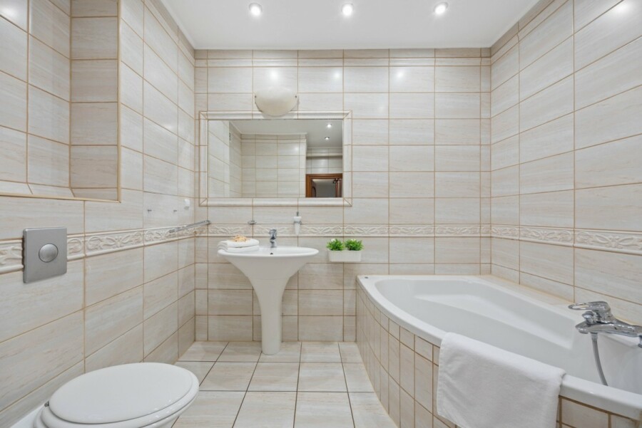 Warszawa, Ochota, Opaczewska, Przestrzeń domu, wygoda miasta! 125 m² przy parku.