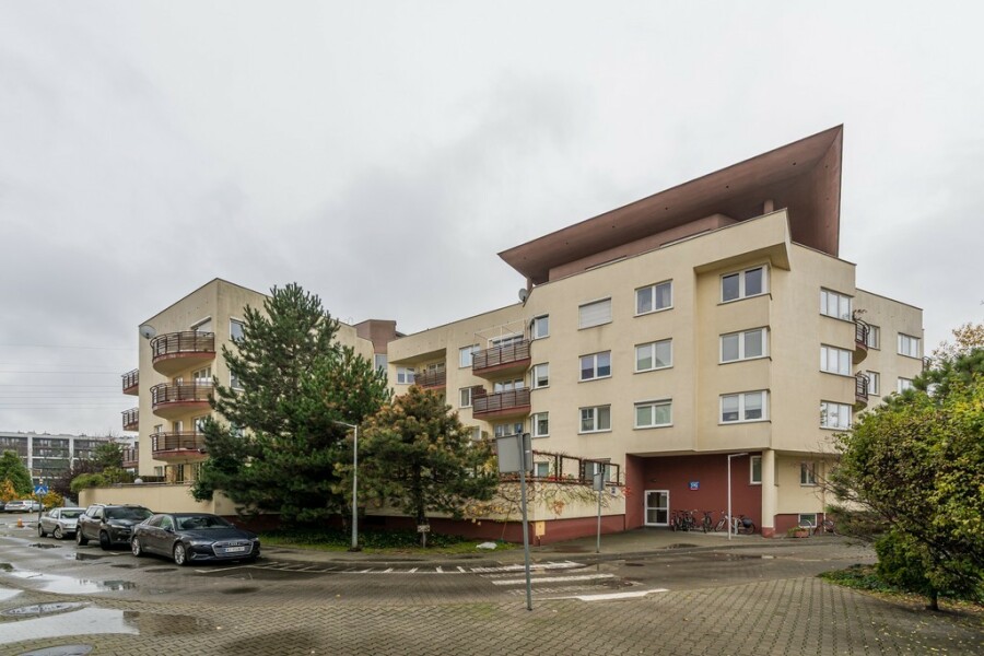Warszawa, Ochota, Przestronne dwupokojowe mieszkanie w pobliżu parku