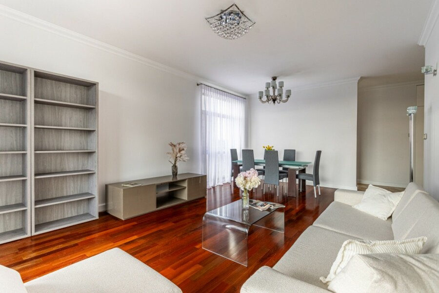 Warszawa, Mokotów, Podchorążych, Słoneczny apartament z tarasem przy Łazienkach