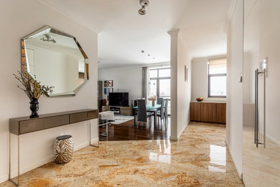 Warszawa, Mokotów, Podchorążych, Słoneczny apartament z tarasem przy Łazienkach