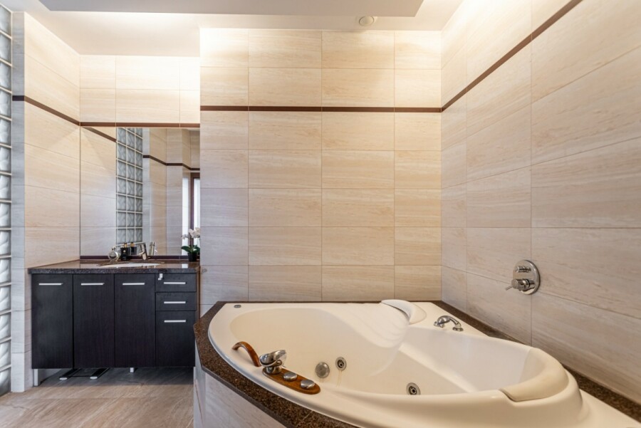 Warszawa, Mokotów, Podchorążych, Słoneczny apartament z tarasem przy Łazienkach