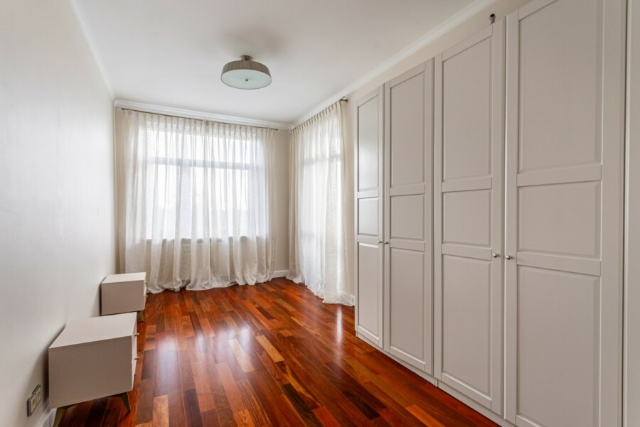 Warszawa, Mokotów, Podchorążych, Słoneczny apartament z tarasem przy Łazienkach