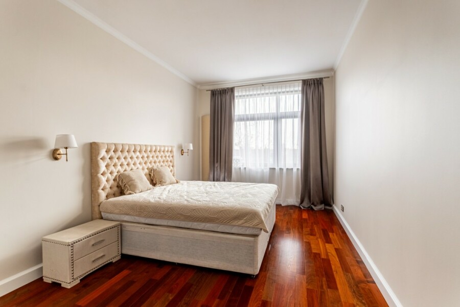 Warszawa, Mokotów, Podchorążych, Słoneczny apartament z tarasem przy Łazienkach