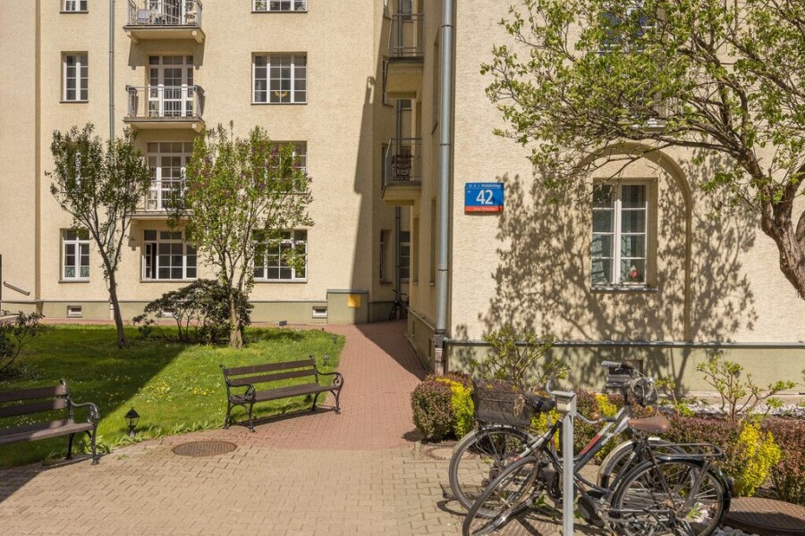 Warszawa, Mokotów, Antoniego Józefa Madalińskiego, Kamienica Serce MokotowaWidok na Patio2 Wejścia