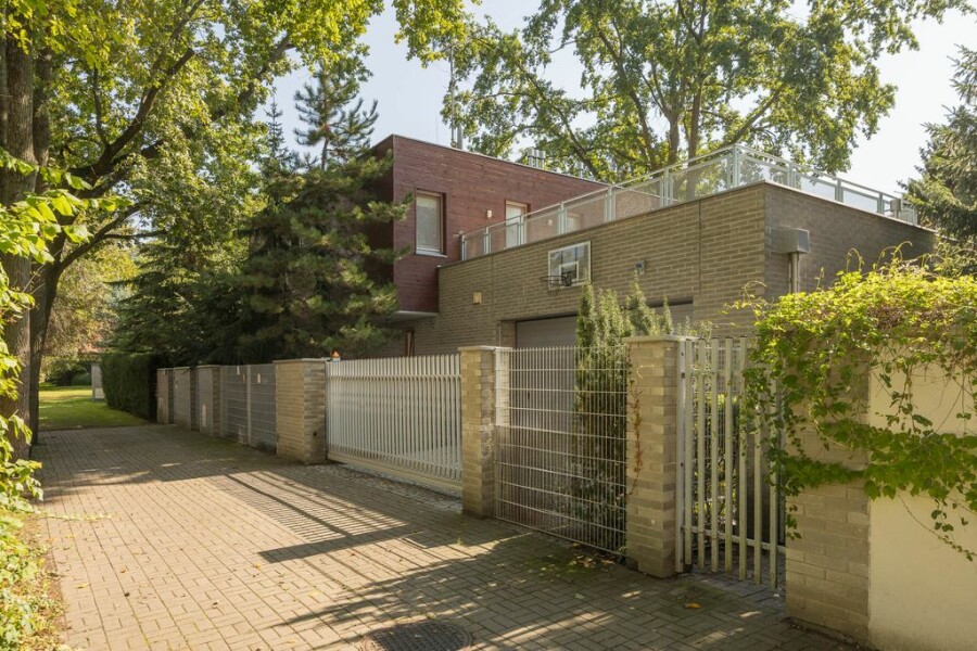 Warszawa, Wawer, Ekskluzywny dom z dwoma tarasami otoczony zielenią