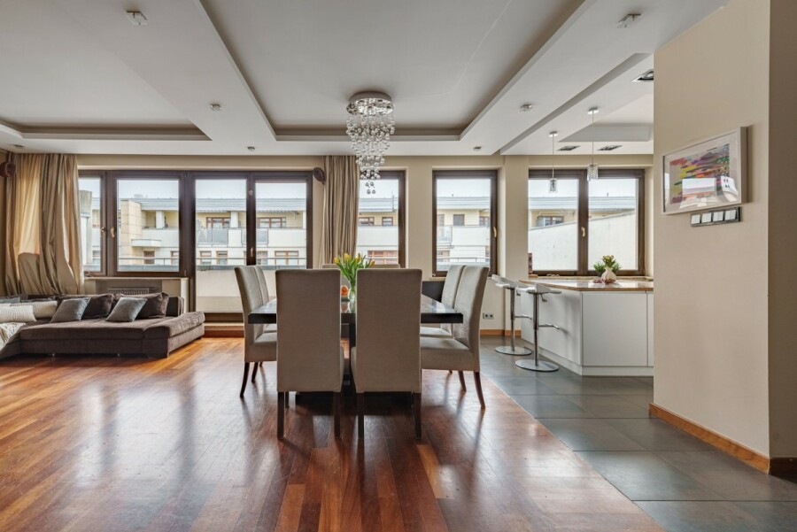 Warszawa, Wilanów Błonia Wilanowskie, Dwupoziomowy apartament I dwa tarasy I duże okna