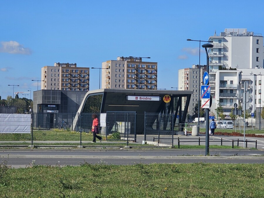 Warszawa, Targówek Bródno, Ludwika Kondratowicza, Czteropokojowe przy Stacji metra Bródno M2