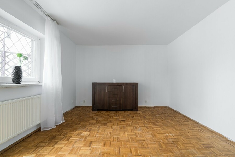 Warszawa, Targówek Mieszkaniowy, 2 pokoje Parter Taras 12,5m2 Metro Remont