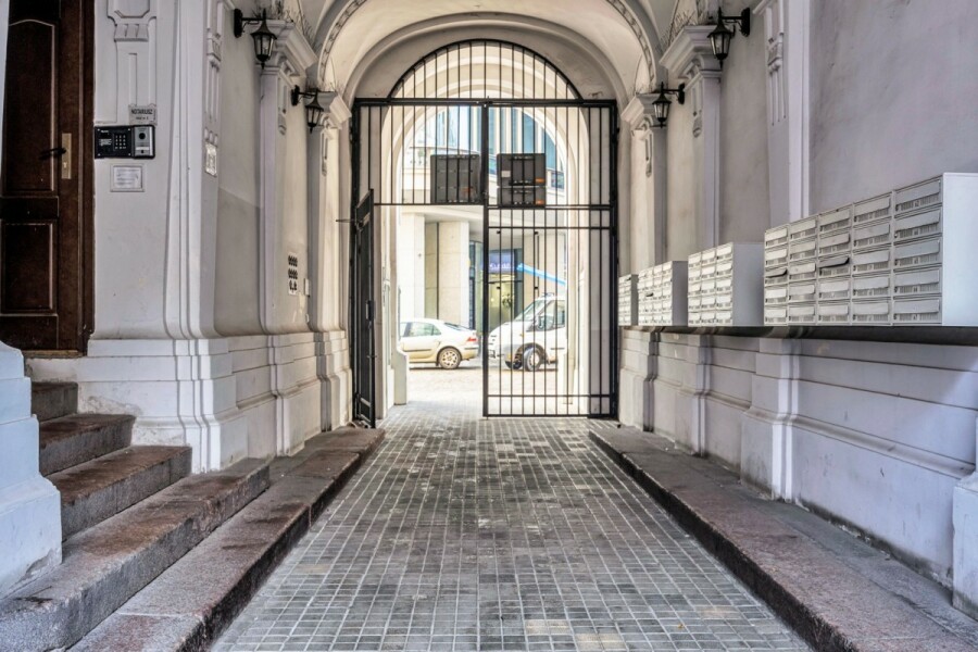 Warszawa, Śródmieście Północne, Bracka, Lokal usługowy w centrum Warszawy I Bracka 18