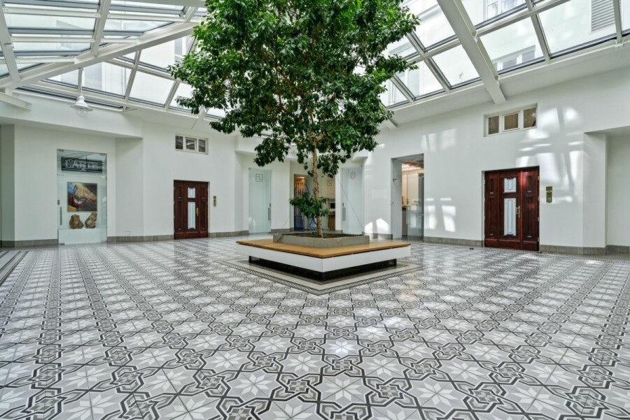 Warszawa, Śródmieście, Unikalny lokal z witryną - prestiżowa kamienica