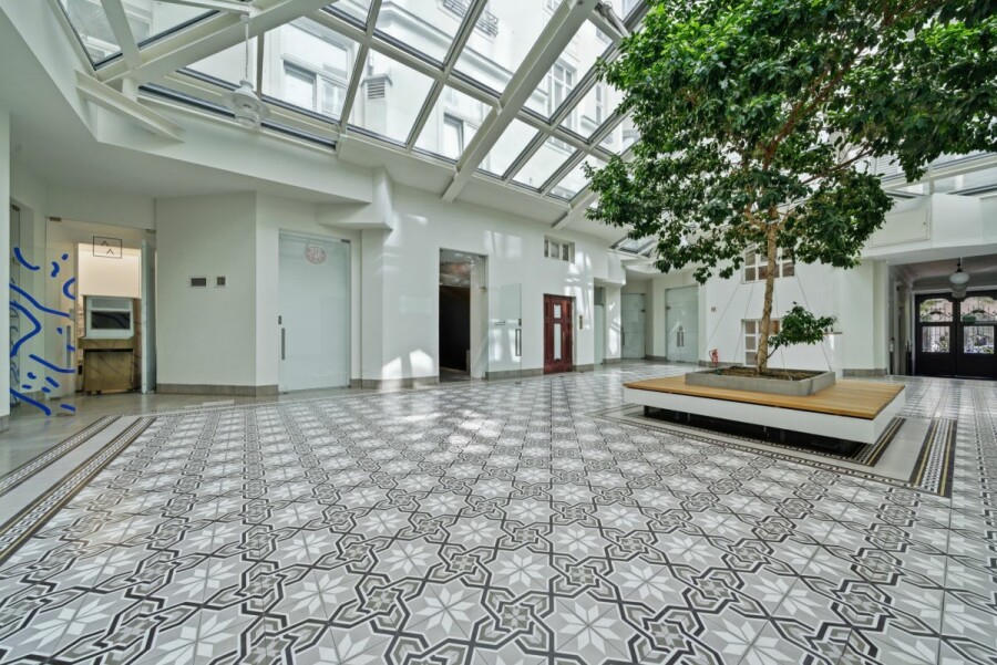 Warszawa, Śródmieście, Poznańska, Unikalny lokal z witryną - prestiżowa kamienica