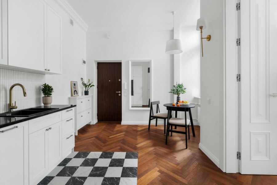 Warszawa, Wola Mirów, Ogrodowa, Where history meets modernity | Premium |